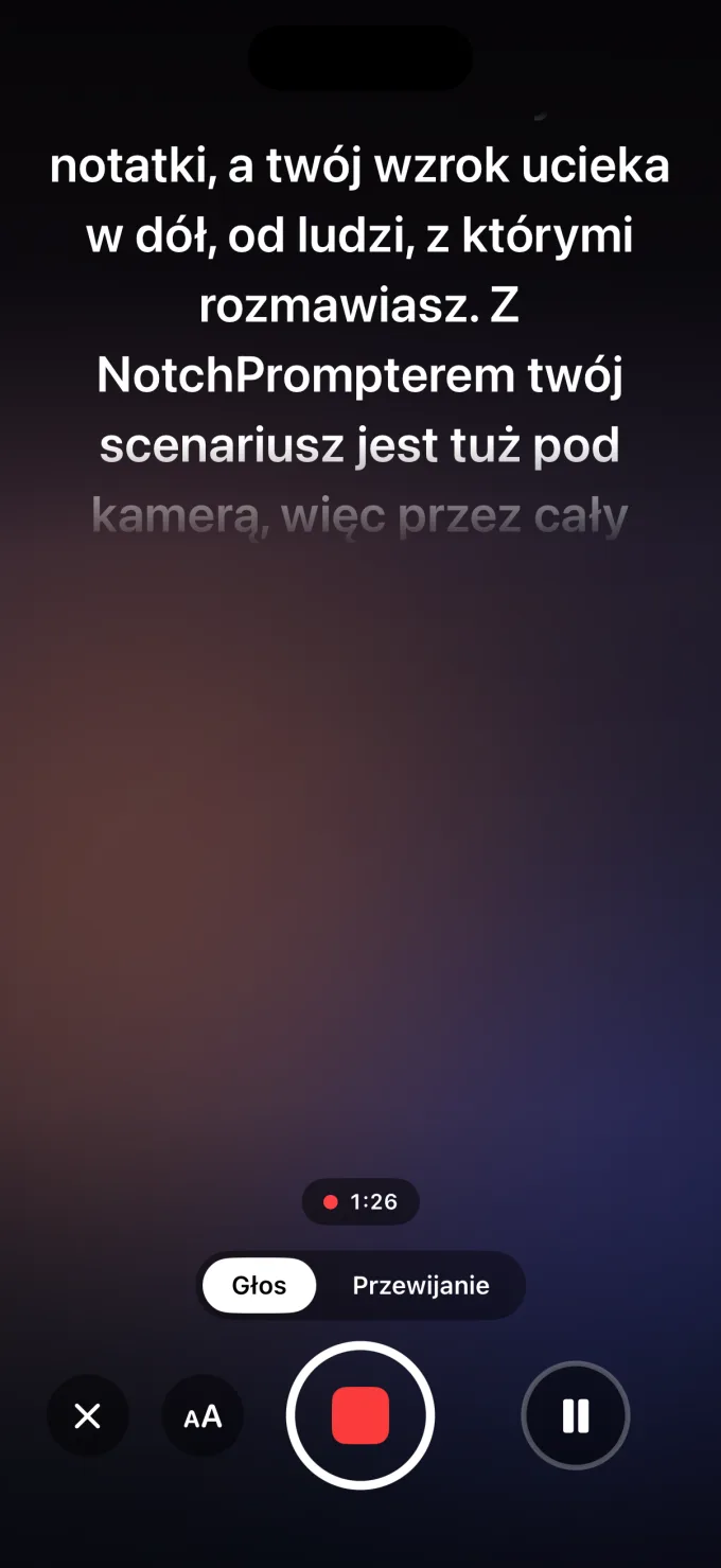 NotchPrompter na iPhonie: scenariusz tuż pod przednią kamerą podczas nagrywania.